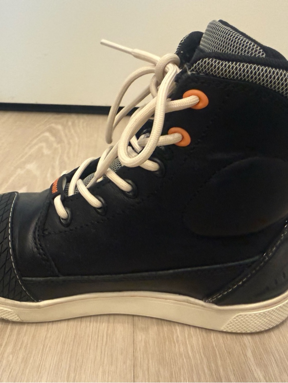 Harley-Davidson Women’s Black Leather High-Top Casual Shoe - Picture 2 of 8